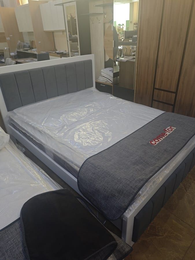 Дерев'яне ліжко Монако люкс 160х200 з вільхи з м'яким узголів'ям